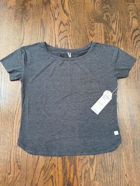 Vuori Women's Lux Performance Tee - Gray
